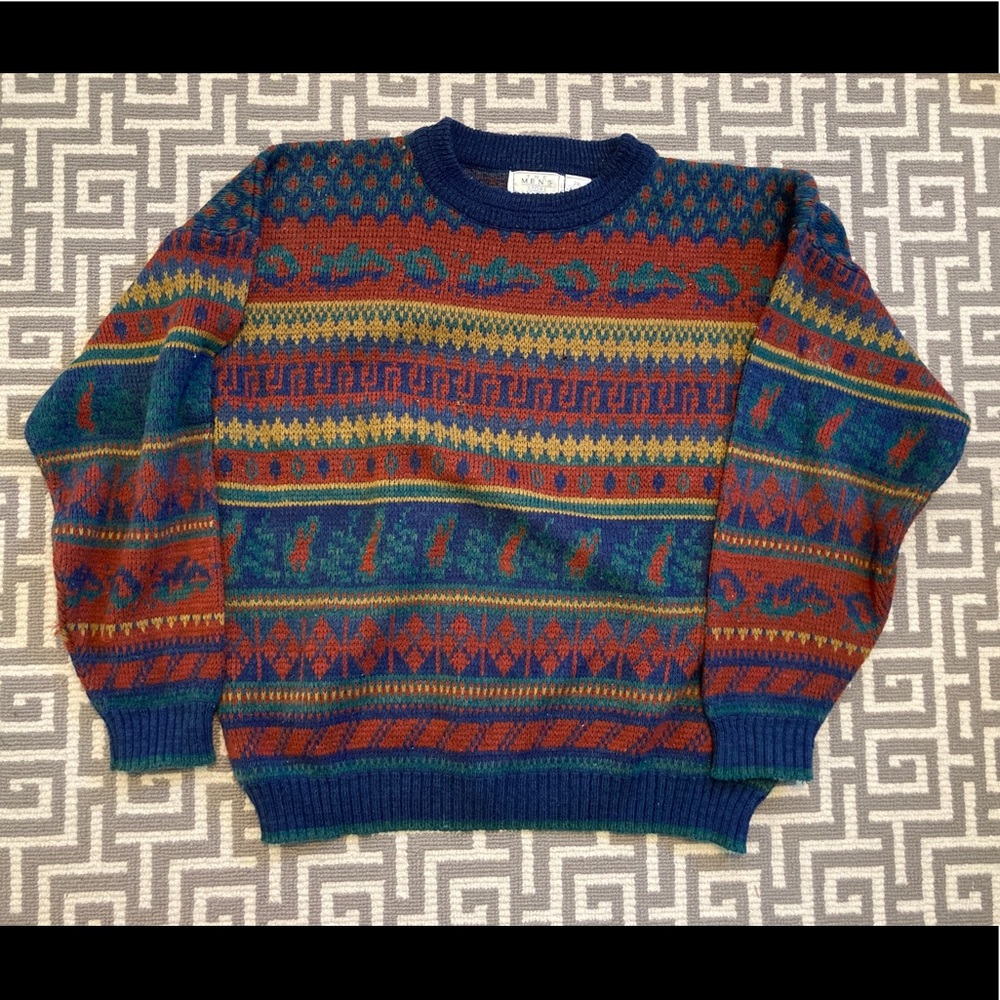 Vintage oversized sweater with a winter/tribal pattern